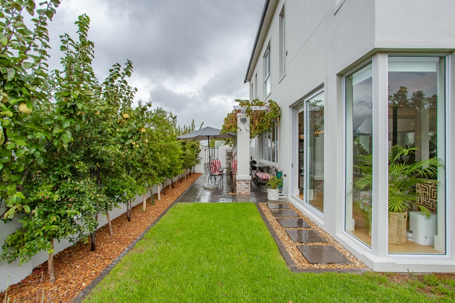 4 Bedroom Property for Sale in Val De Vie Estate Western Cape